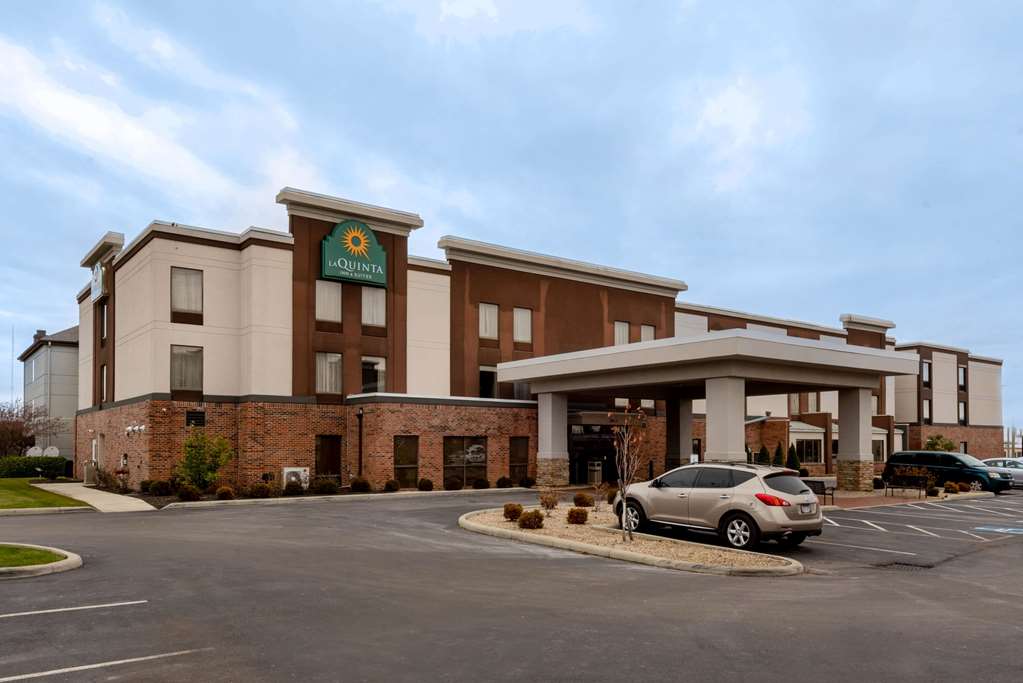 La Quinta Inn & Suites by Wyndham Columbus Grove City - photo 3