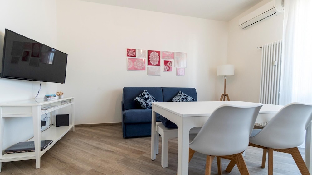 Italianway Baracca 7 B — 4-Star Luxury Hotel in Bologna, Italy
