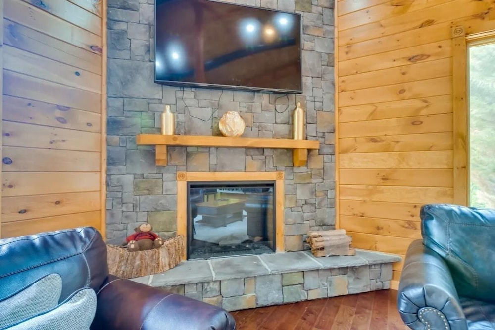 Sensational Views 4 Bedroom Cabin by Heavenly Views Resort - photo 20