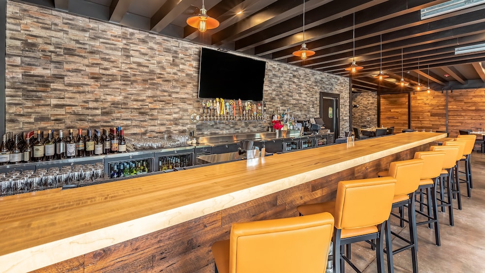Cobblestone Hotel & Suites Hartford - photo 51