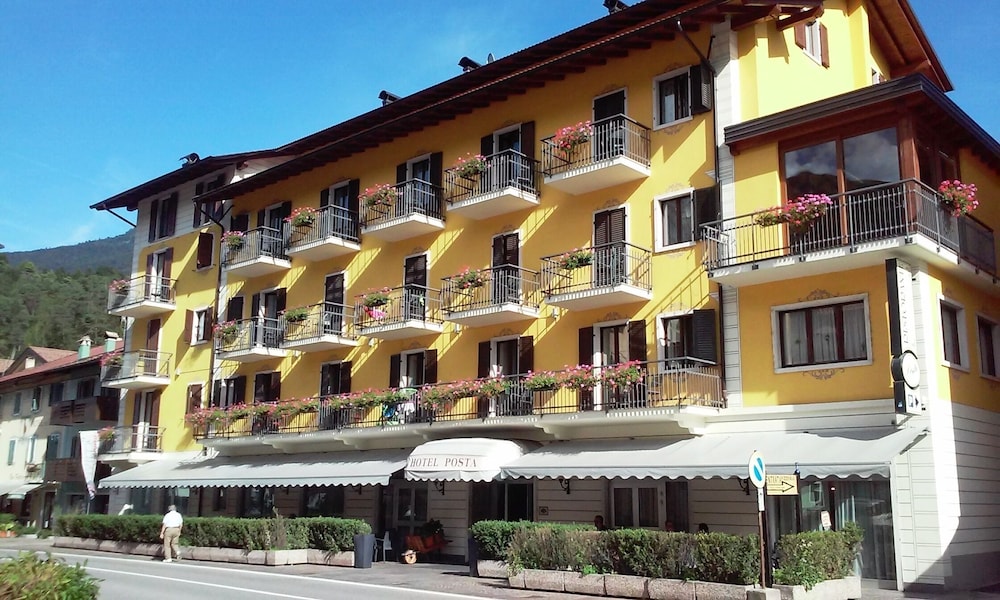 Hotel Posta - carbon neutral hotel in Ponte Arche
