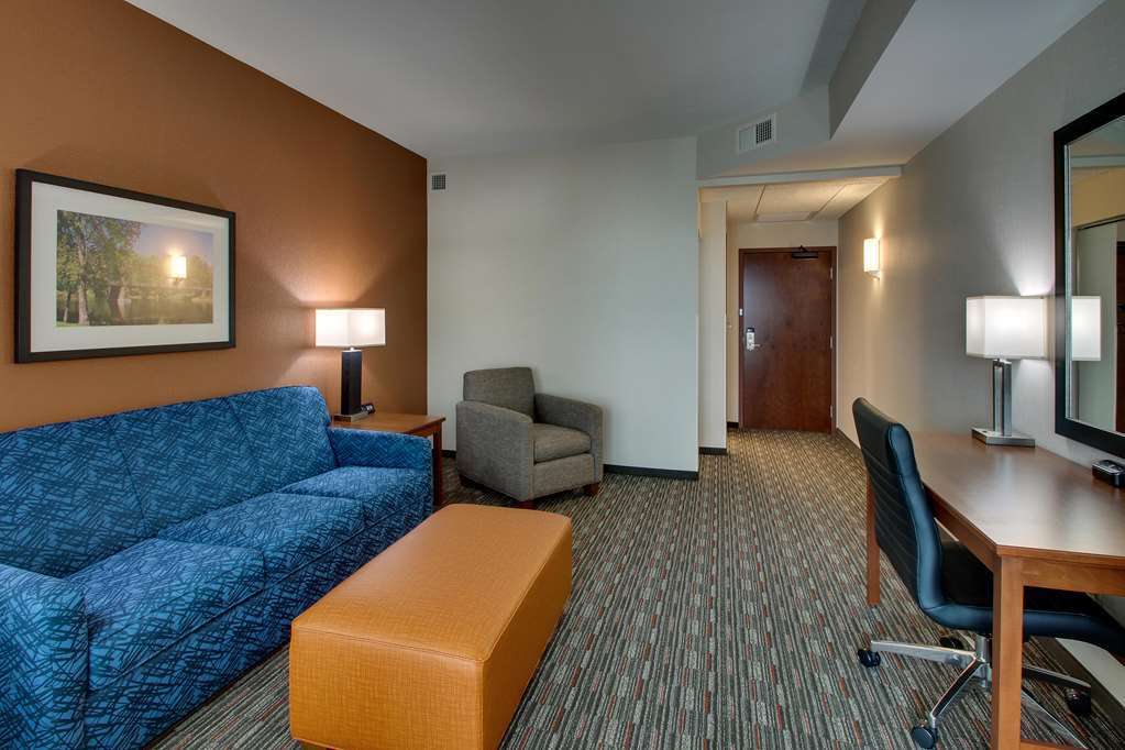Drury Inn & Suites Iowa City Coralville - photo 32