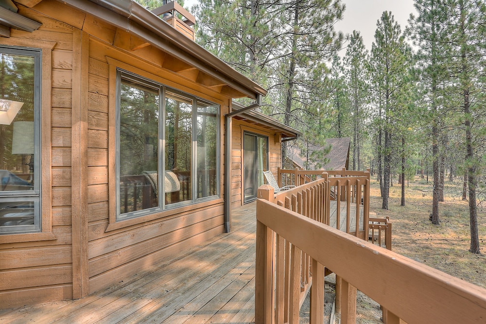 7 Cedar Private Cul de sac include Hot Tub with Forest View by RedAwning - photo 13