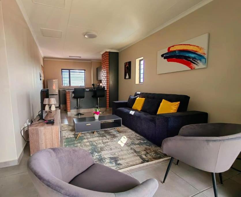 Modern 2 bedroom at Waterfall Ridge Midrand — 4-Star Luxury Hotel in Midrand, South Africa