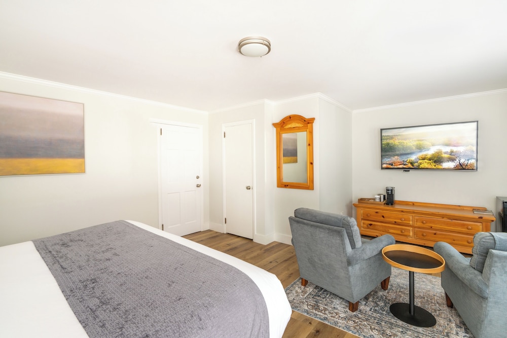 Iron Masters Inn on Main - photo 4