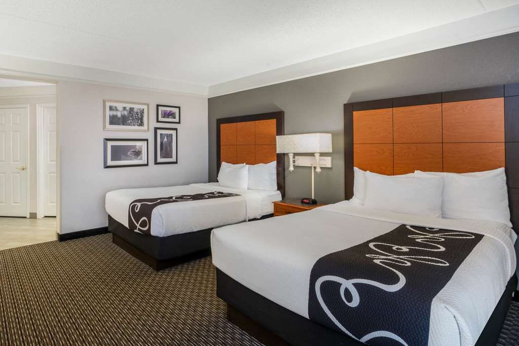 La Quinta Inn & Suites by Wyndham Pueblo - photo 36