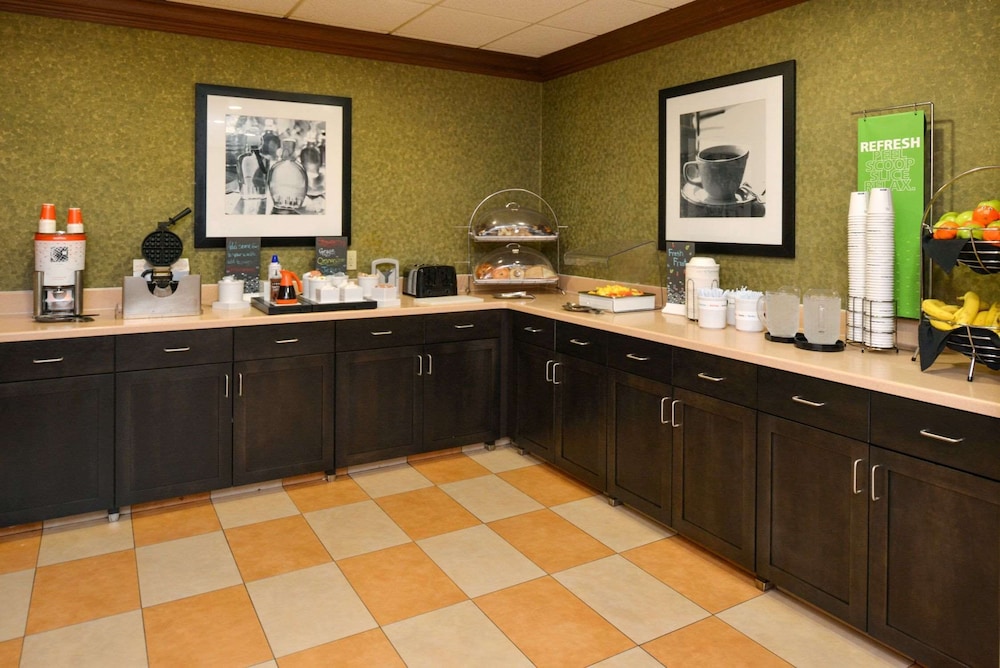 Hampton Inn & Suites Springboro Dayton Area South - photo 34