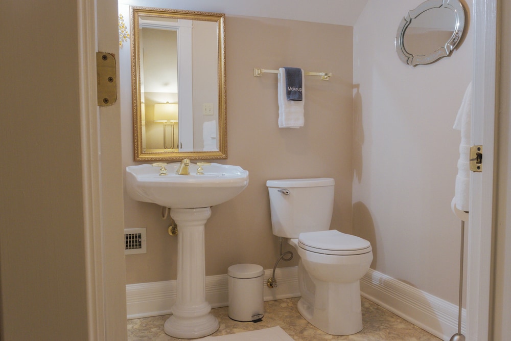 The Trott House Inn - photo 32