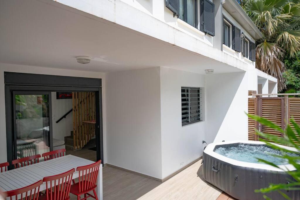 Ecumes Sauvages Dodoterla in Unknown City, Réunion