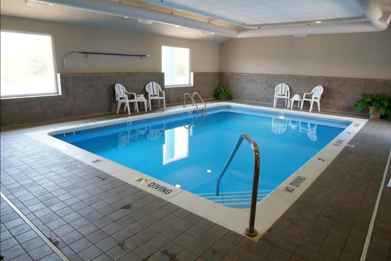 Country Inn & Suites by Radisson Holland MI - photo 16