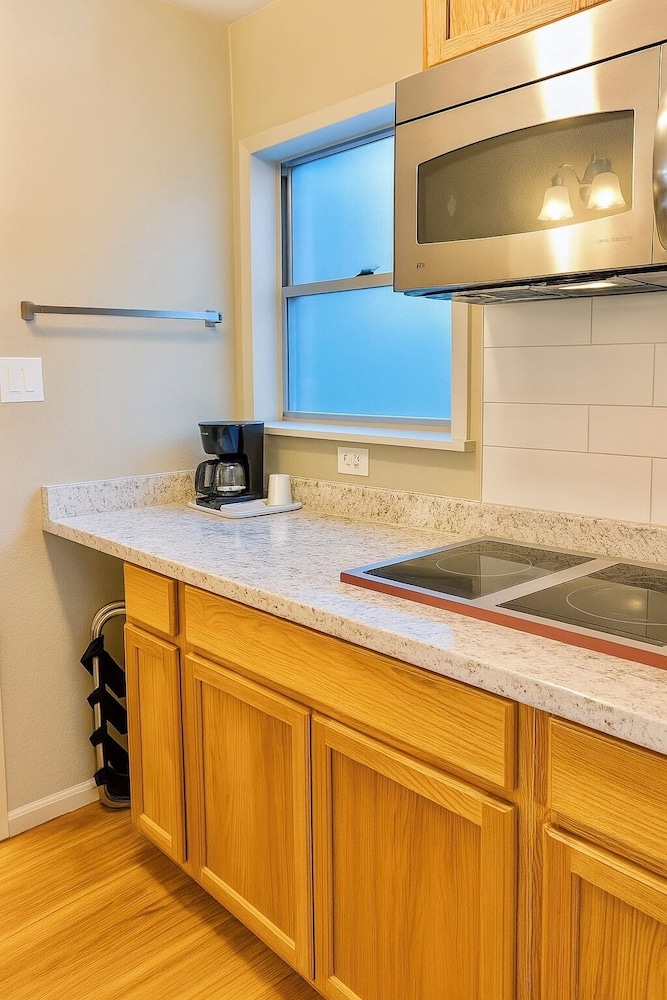 River Forest Inn - photo 8