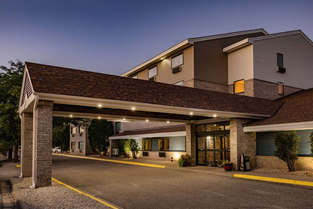 AmericInn by Wyndham Apple Valley - photo 3