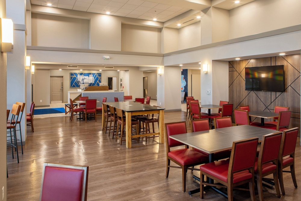 Holiday Inn Express & Suites Sioux City Southern Hills by IHG - photo 82