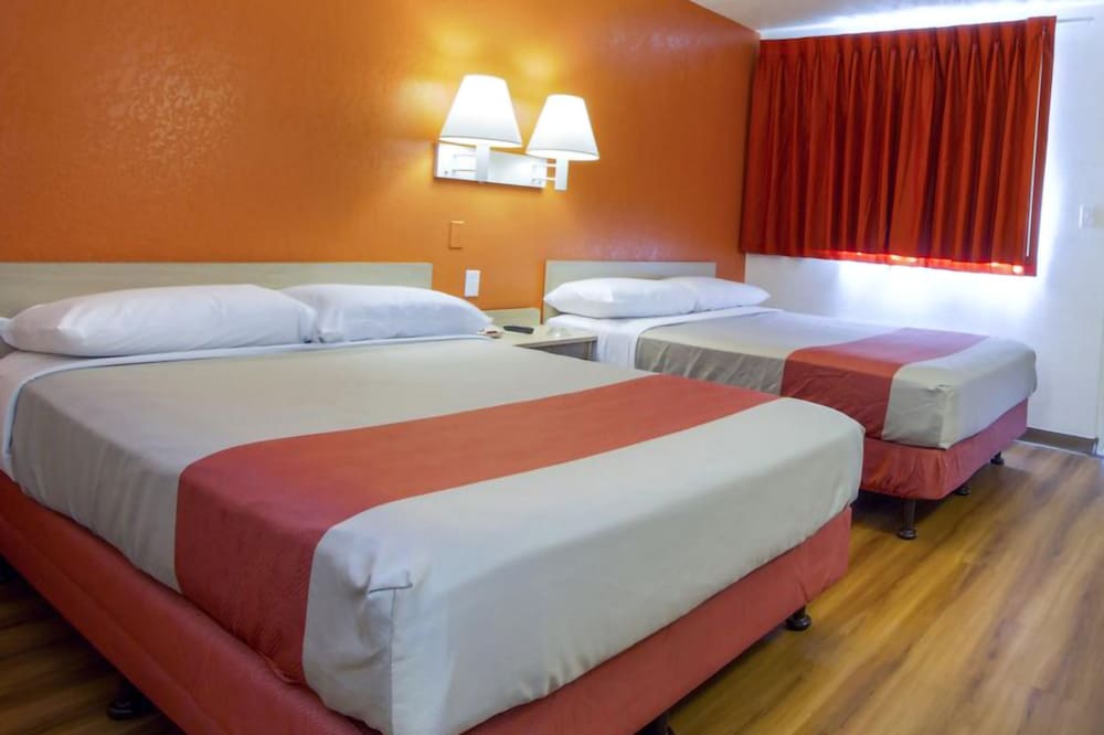 Phoenix Inn - photo 24