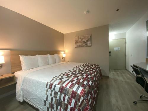 Microtel Inn & Suites by Wyndham Winston Salem - photo 21