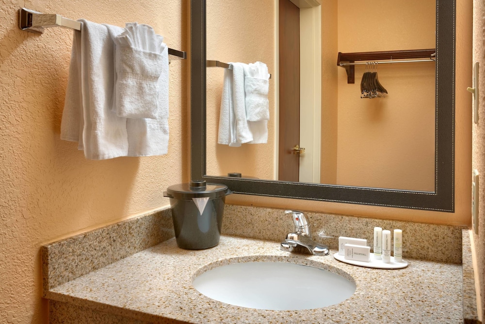 Fairfield Inn Provo - photo 17