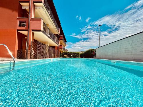 Twins Apartment 200m dal Lago di Garda con Piscina — 4-Star Luxury Hotel in Sirmione, Italy
