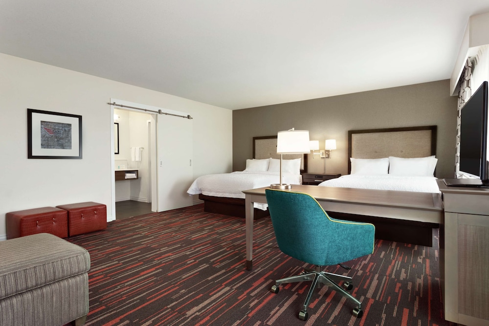 Hampton Inn & Suites St. Louis Alton - photo 10
