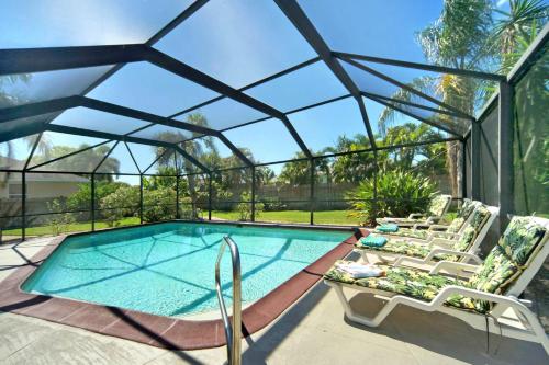 Casa Sunshine Budget Friendly Charming Heated Pool Home w Southern Exposure SWFL Rentals — 4-Star Luxury Hotel in Cape Coral, United States