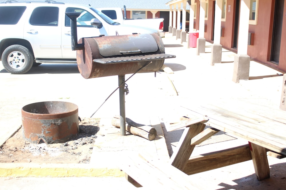 Village Inn Cotulla - photo 36