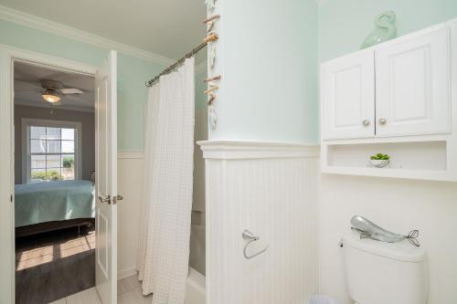 Mermaid Manor by Oak Island Accommodations - photo 27