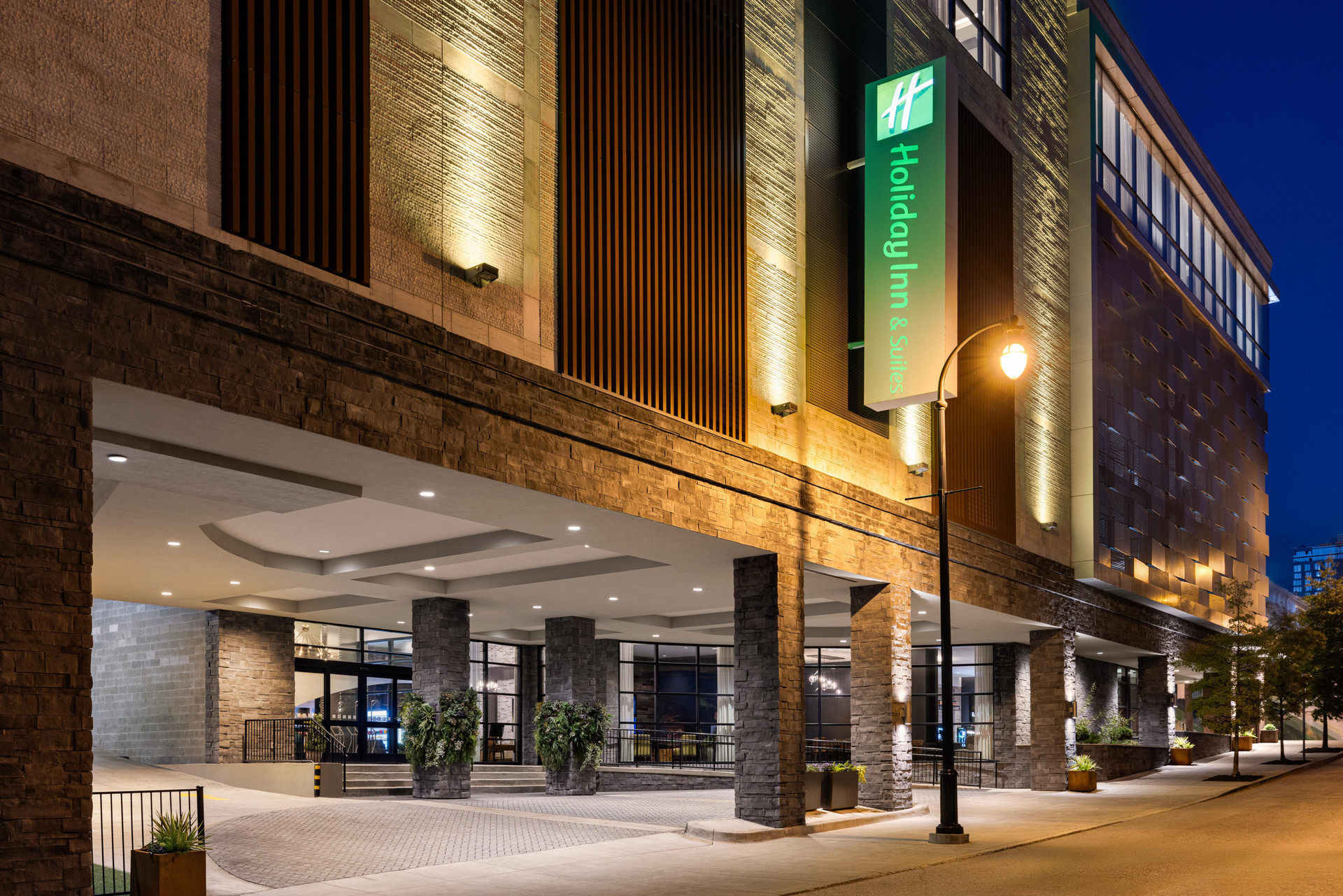 Holiday Inn & Suites Nashville Downtown Broadway by IHG - photo 6