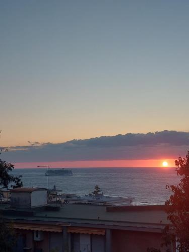 WH Sem Bilocale Con Giardino in Zona Residenziale Posto Auto privato WiFi — 4-Star Luxury Hotel in San Remo, Italy