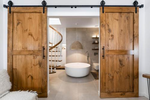 57 Bee OLD TOWN Lagos Character House near Beach & Marina — 4-Star Luxury Hotel in Lagos, Portugal