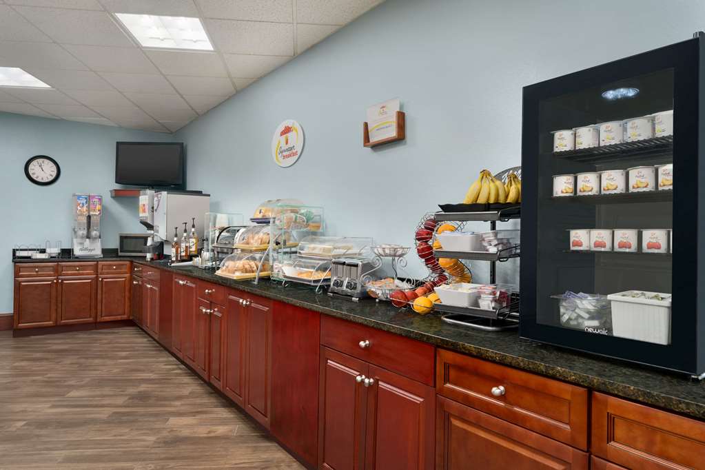 Super 8 by Wyndham West Greenwich Providence - photo 9