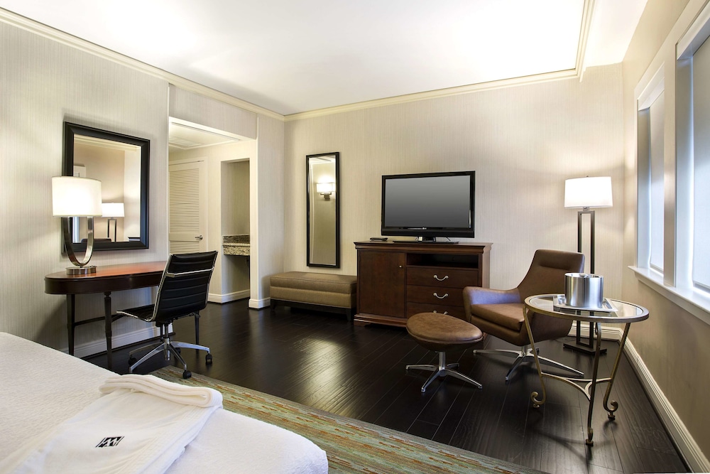 The Whitehall Houston - photo 13