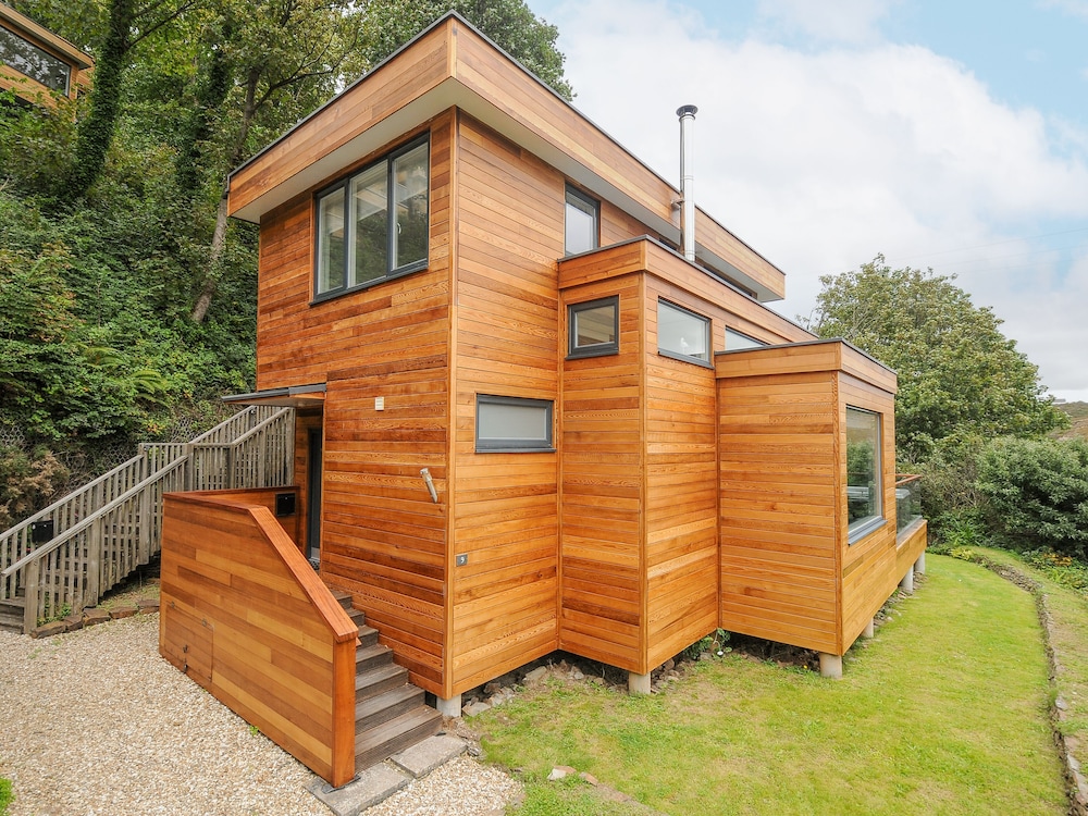 9 Cedars in Falmouth, United Kingdom