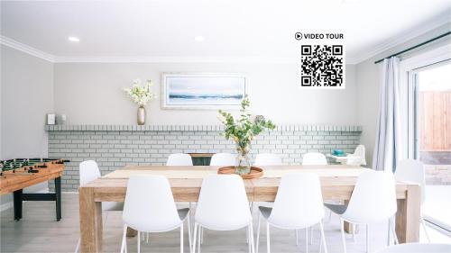 Modern Spacious 5BR Retreat Games & Large Yard in San Jose, United States