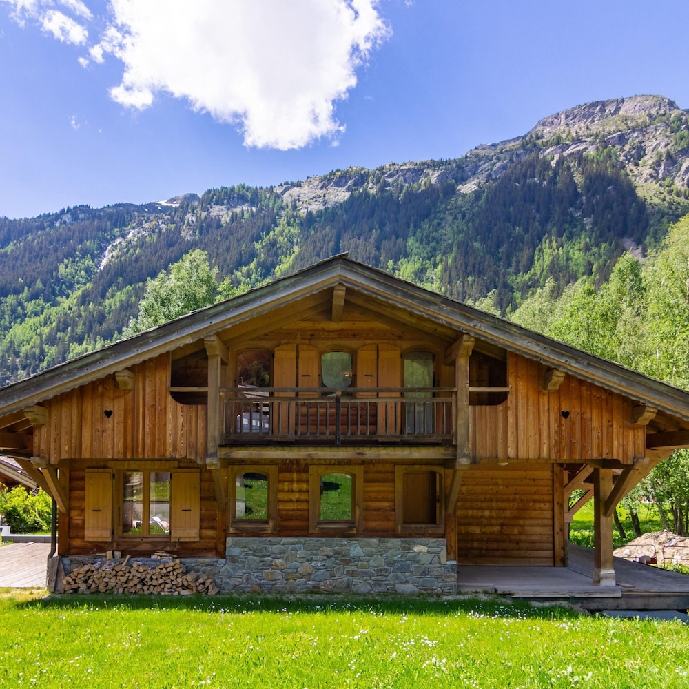 Chalets d en Haut Bonheur — 4-Star Luxury Hotel in Chamonix-Mont-Blanc, France