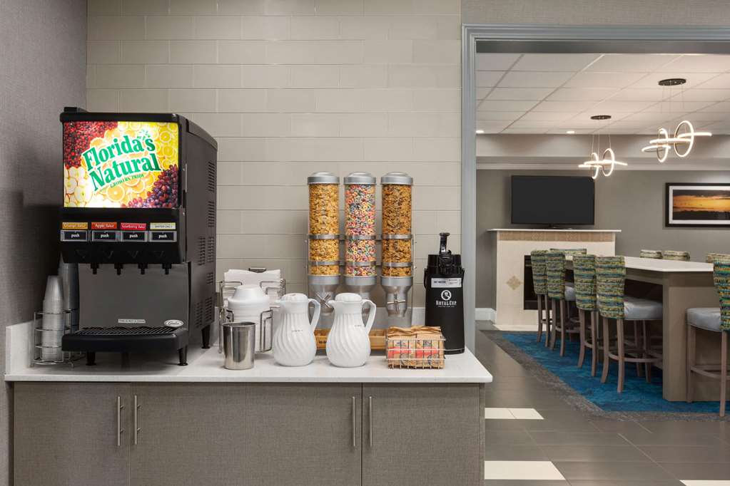 La Quinta Inn & Suites by Wyndham Dublin - photo 42
