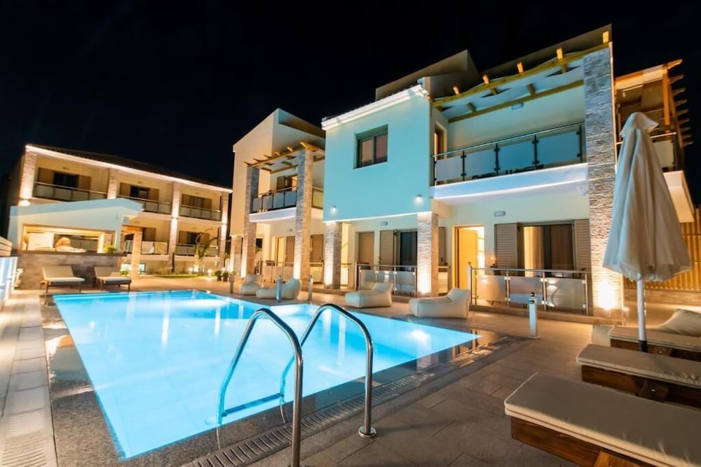Melydron Apartments — 4-Star Luxury Hotel in Preveza, Greece