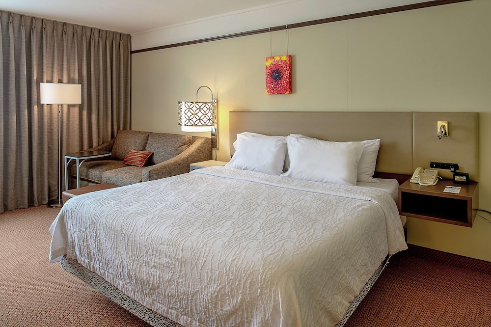 Hilton Garden Inn Chesterfield - photo 14