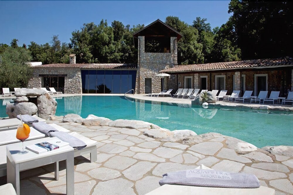 Aquapetra Resort and Spa — hotel in Telese
