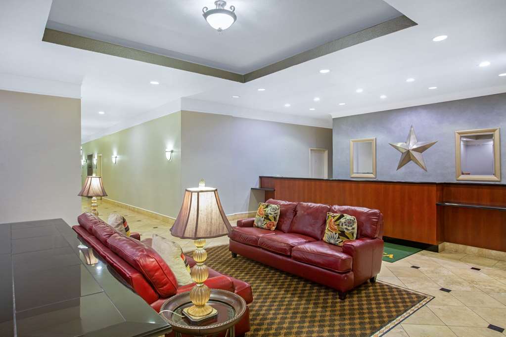 La Quinta Inn & Suites by Wyndham Belton Temple South - featured photo