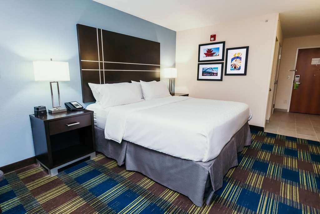 La Quinta Inn & Suites by Wyndham Ankeny IA Des Moines IA - photo 15
