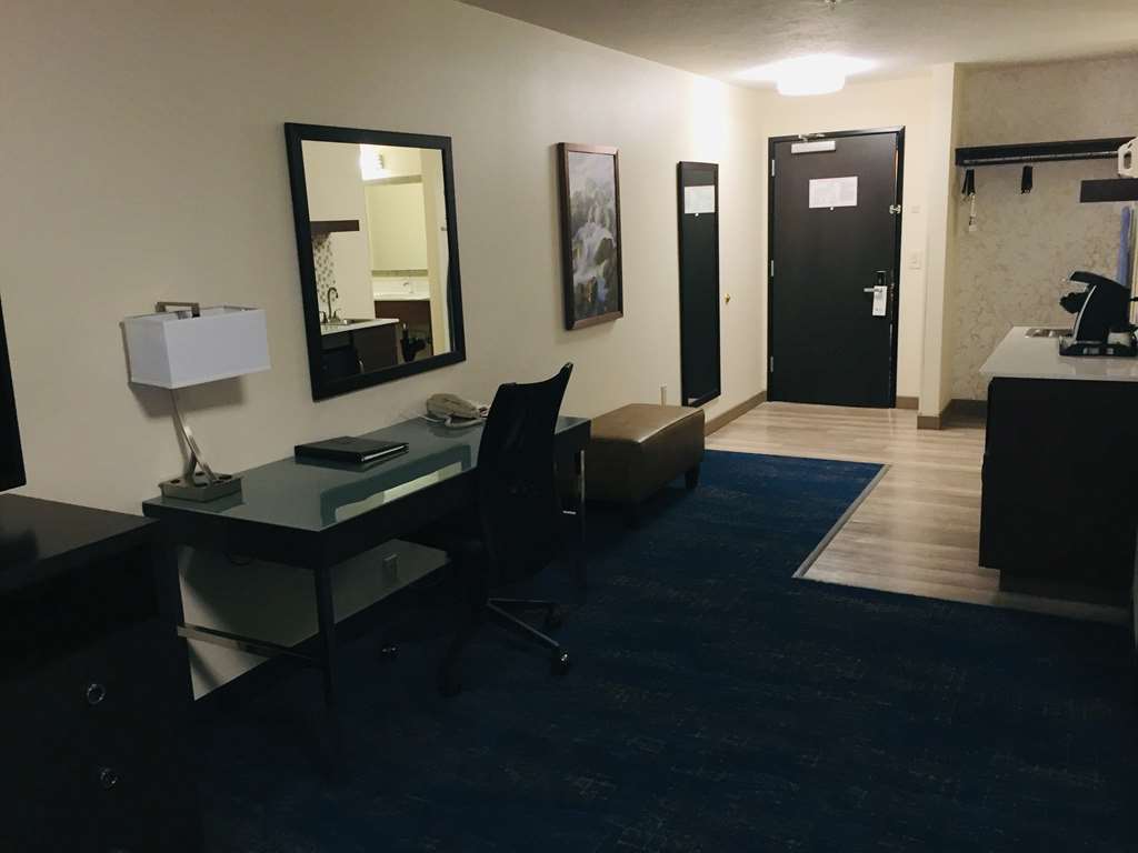Best Western Plus Portland Airport Hotel & Suites - photo 19