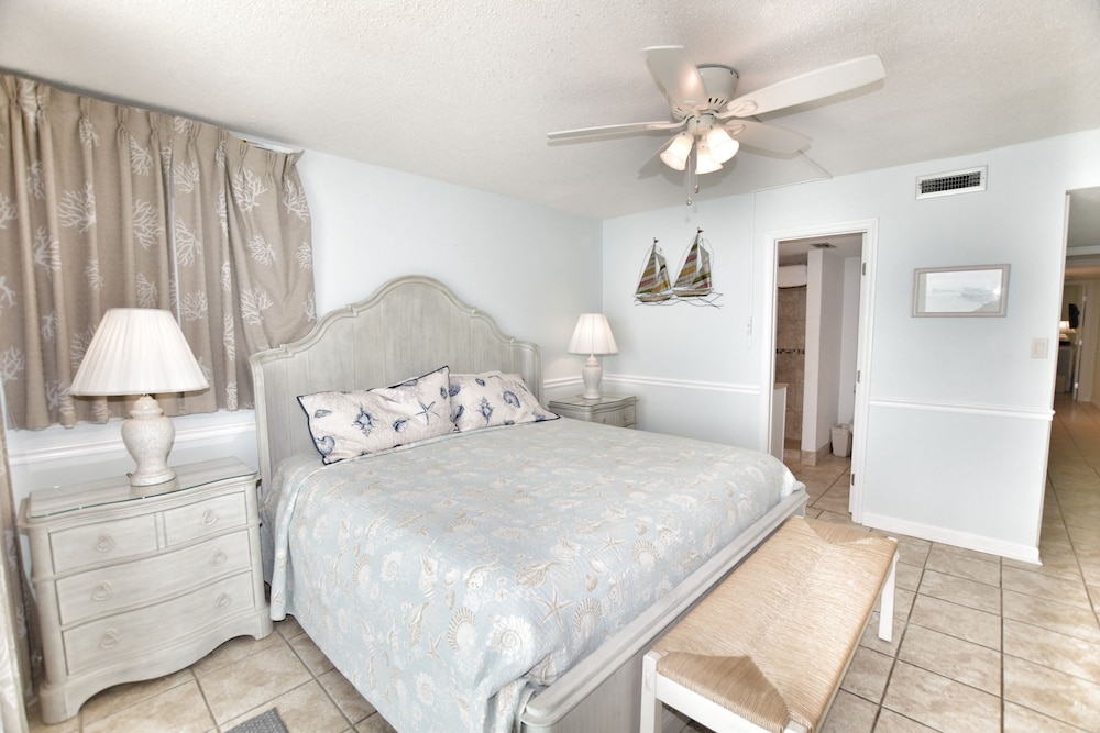 0512 Waters Edge Resort 3 Bedroom Condo by RedAwning - photo 4