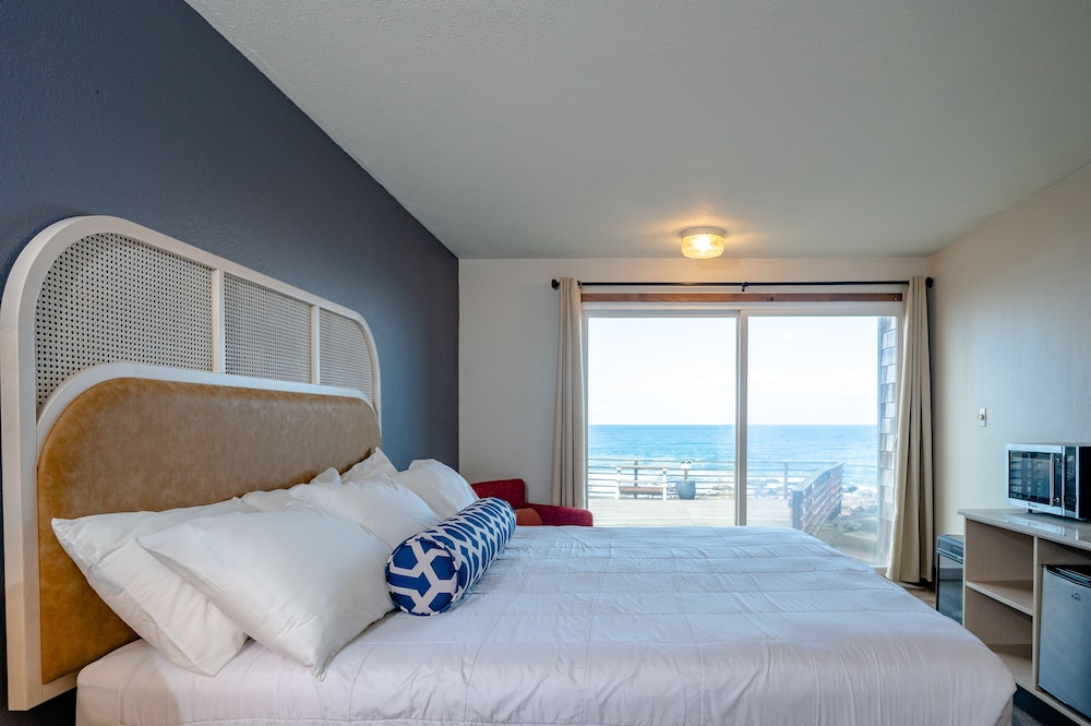 Seagull Beachfront Inn - photo 14