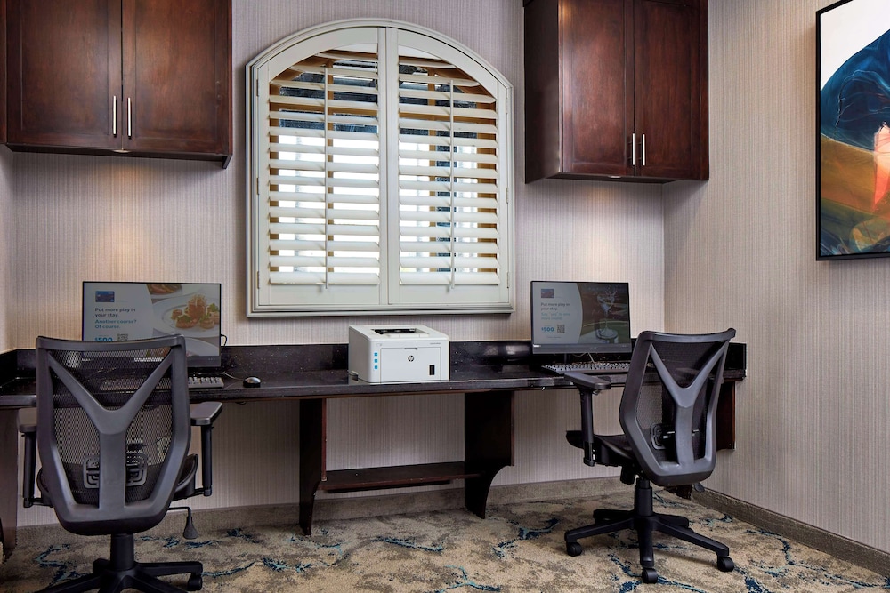 Hilton Garden Inn Valencia Six Flags - photo 25