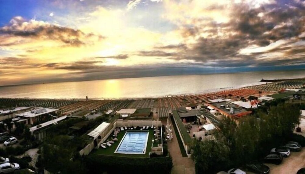 Hotel Miami Beach - last minute hotel in Cervia