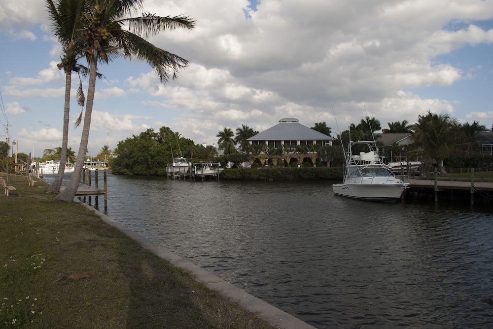 Tahitian Inn Motel - photo 22