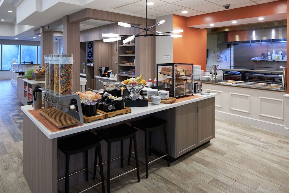 Hilton Garden Inn Evansville - photo 46