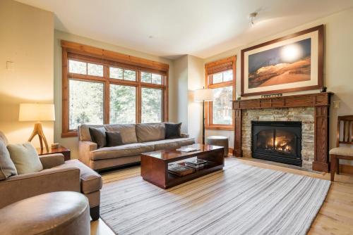 Cabins 13 — 4-Star Luxury Hotel in Mammoth Lakes, United States