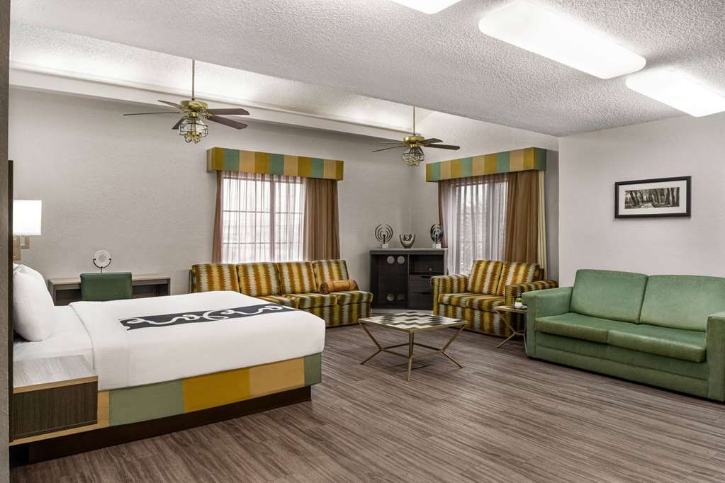 La Quinta Inn by Wyndham Victoria - photo 52