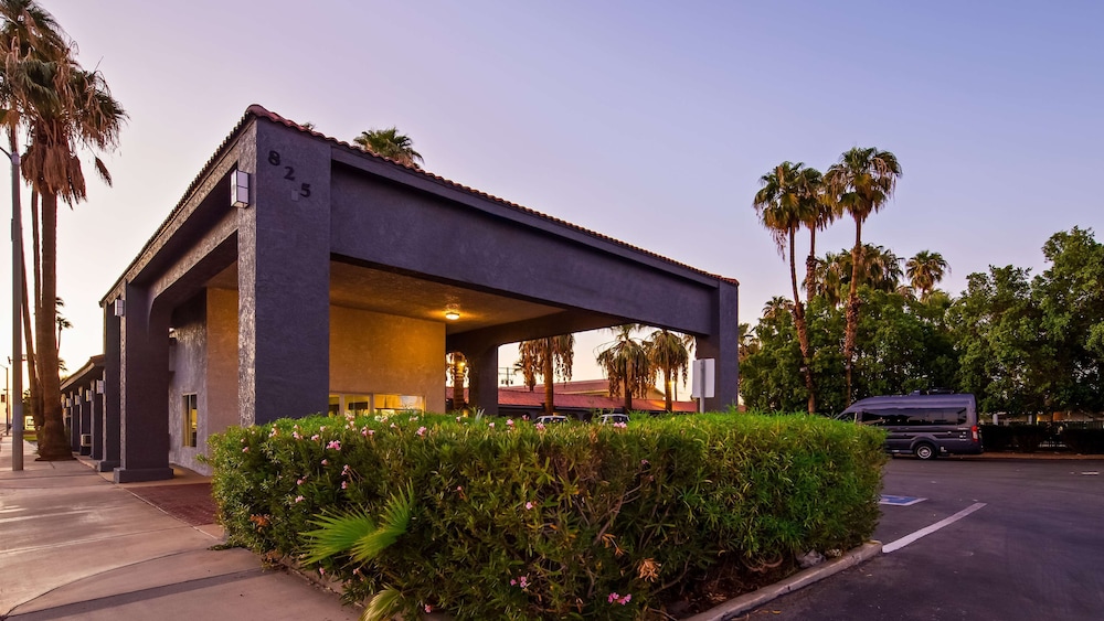 Surestay Hotel By Best Western Blythe - photo 2
