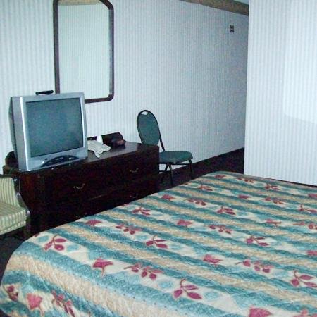 Capital Center Inn - photo 5